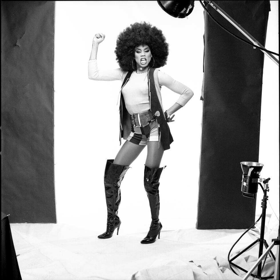 RuPaul durante una sesión de fotos en Nueva York en 1990