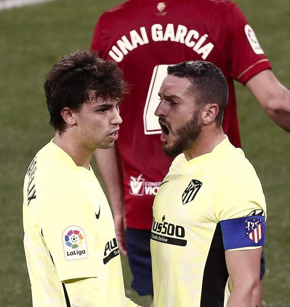 Joao Felix y Koke celebran el primer gol del equipo madrileño.