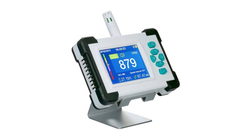 Cómo ventilar y sanear el ambiente de casa ahora que llega el frío (y productos que pueden ser útiles)