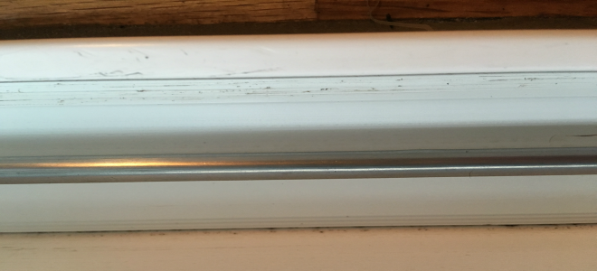 Un corredor de ventana limpio.