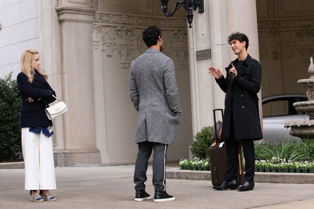 julia garner netflix inventando anna netflix 2