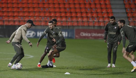 Simeone participó en uno de los ejercicios del Atlético de Madrid.