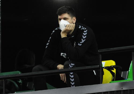 Goran Huskic siguió el partido desde el palco. FOTO: Juan Echeverría