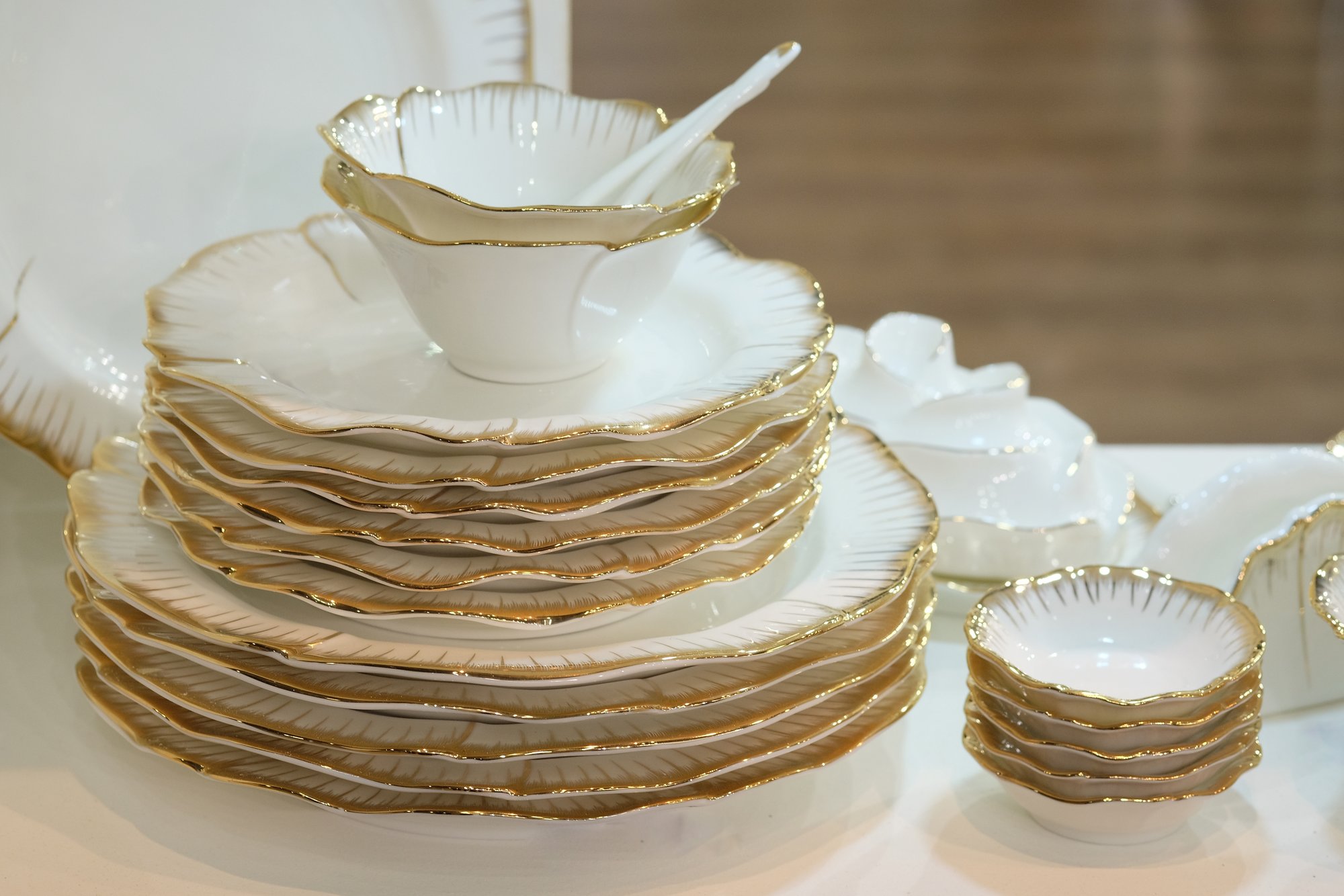 China con llantas de oro.