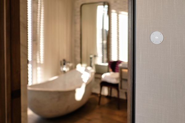 Josh.ai lanza un competidor de Amazon Echo 'casi invisible' que es del tamaño de una moneda