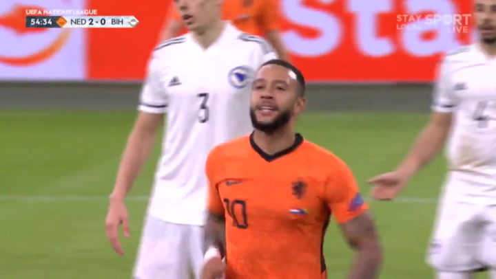 Wijnaldum golea, Depay se divierte y la Bosnia de Pjanic desciende