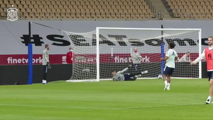 Intenso entrenamiento de la selección española antes de recibir a Alemania