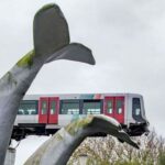 ¿Cómo demonios esta cola de ballena gigante salvó a un tren descarrilado?