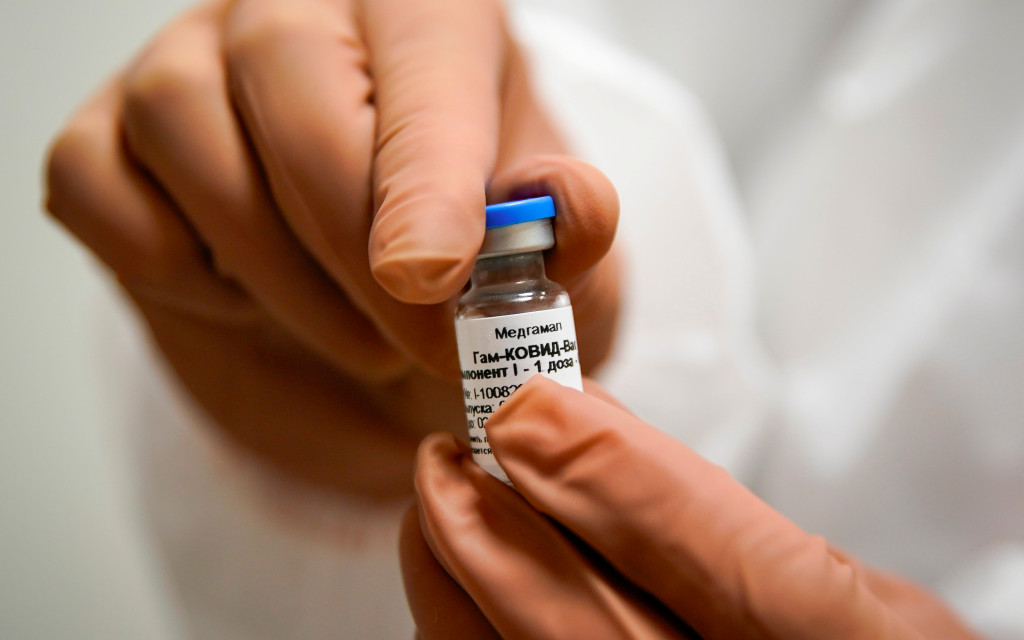 UE advierte a Hungría contra el uso de la vacuna rusa anti-Covid