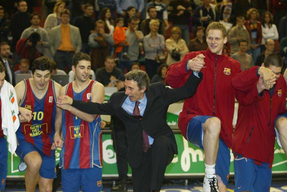 Remon Van de Hare (a la derecha de Pesic) formó parte del Barça del triplete en 2003