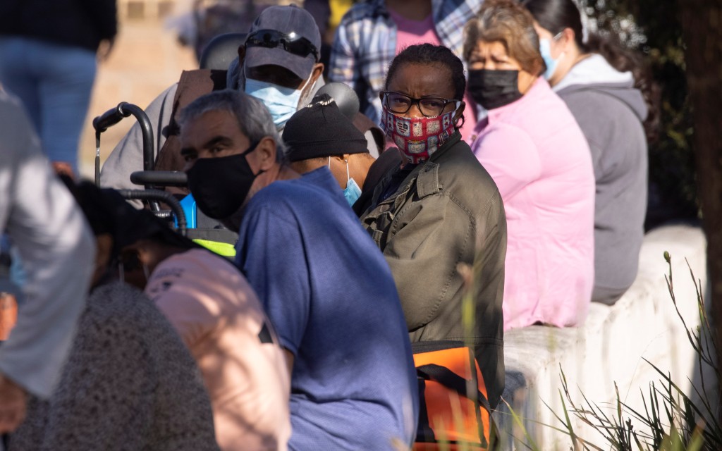 Decretan toque de queda en California por aumento de casos Covid