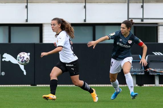 La jugadora del Valencia, Candela Andújar