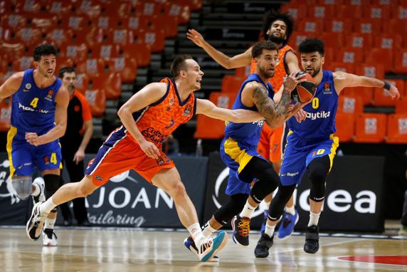 Pugna entre Prepelic y Wilbekin.