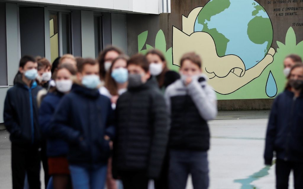 Los niños pueden transmitir el coronavirus al mismo ritmo que los adultos: Estudio