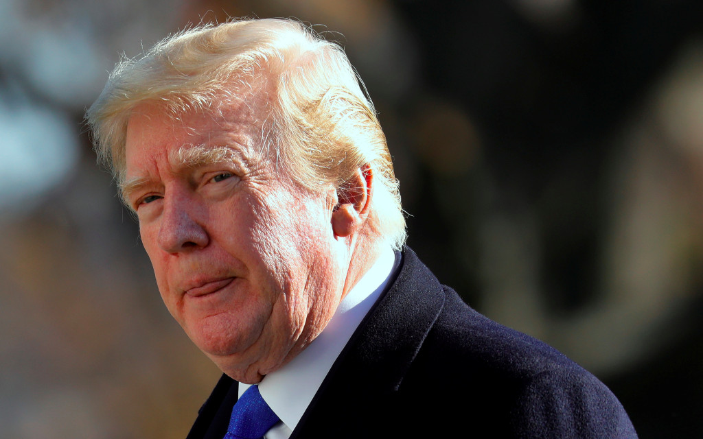 Corte Suprema de EU revisa decisión de Trump de excluir a indocumentados en recuento de población