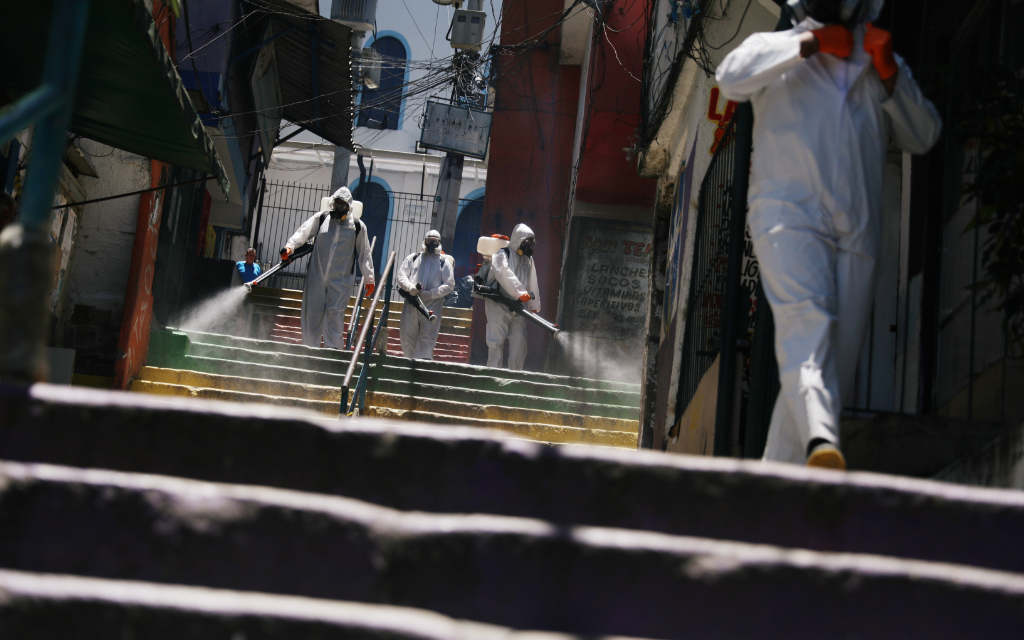 Brasil supera los 173 mil muertos por Covid-19 y suma 21 mil contagios más