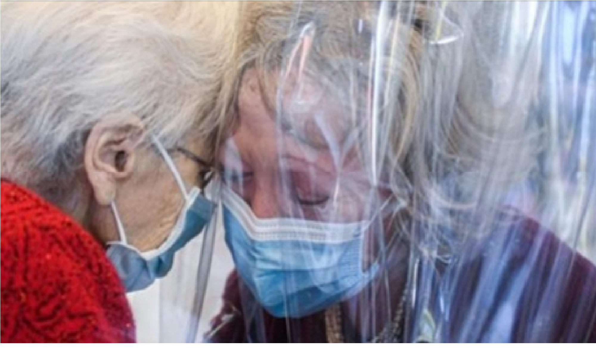 Anciana no ha podido conocer a su bisnieto, solo lo ha visto desde una ventana, todo por el COVID