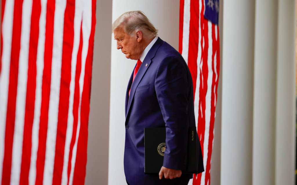 Bufetes de abogados se retiran de la pelea electoral de Donald Trump