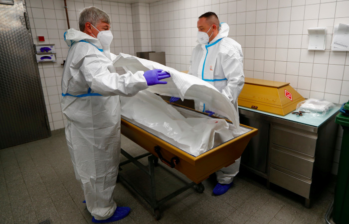 Cada 17 segundos muere una persona por Covid-19 en Europa