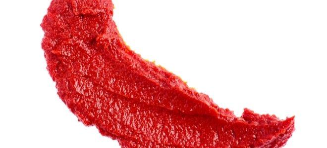 Cómo limpiar las manchas de salsa de tomate