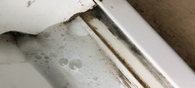 Un corredor de ventana con burbujas.