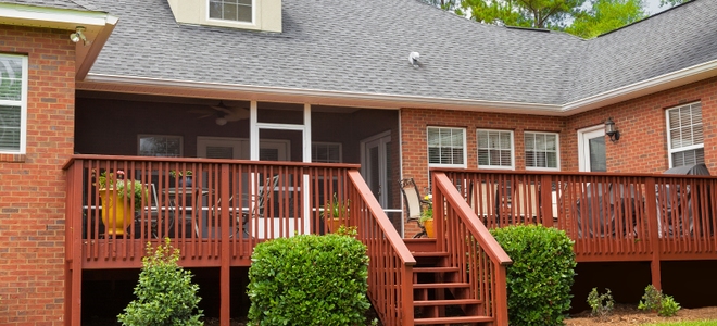 Cómo quitar la mancha de su terraza de madera