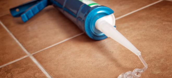 Cómo quitar la masilla de silicona de una encimera