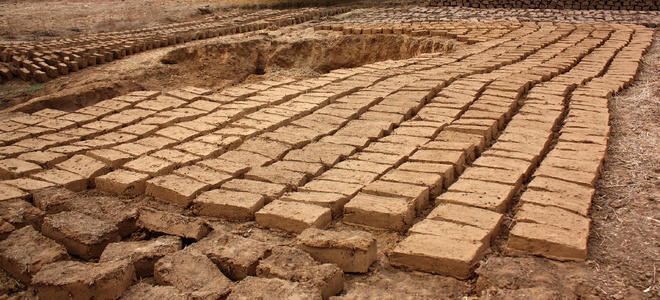 Cómo quitar las manchas de aceite del ladrillo
