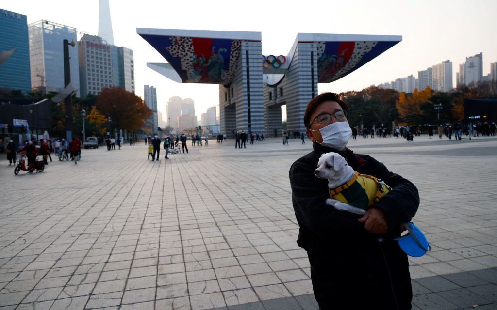 Corea del Sur considera nuevas restricciones tras el mayor repunte de casos en más de dos meses