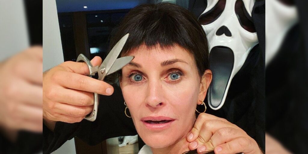 Courteney Cox fue como su terrible corte de pelo Scream 3 para Halloween