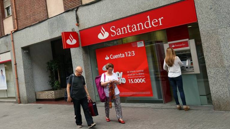 Una sucursal de Banco Santander, en Barcelona.