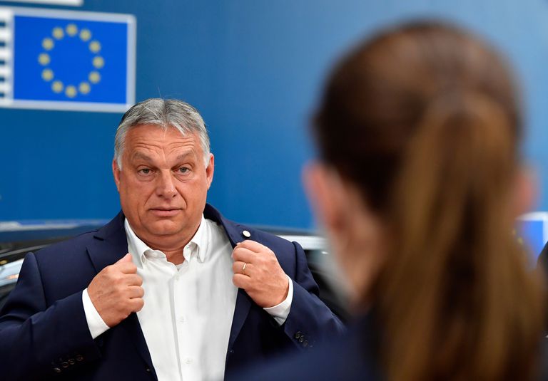 Orbán, a su llegada a la cumbre europea que pactó en julio el fondo de recuperación.