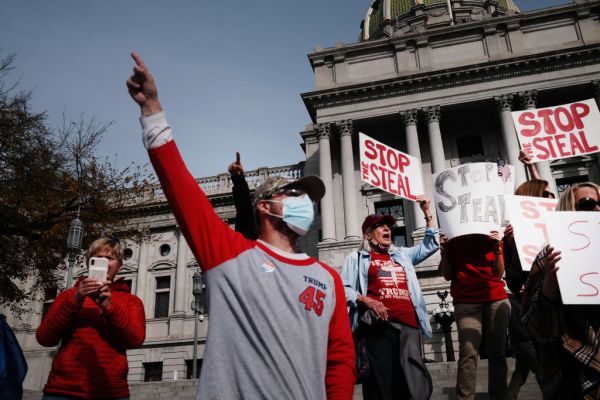 Facebook elimina el grupo 'Stop the Steal 2020' que se organiza en torno a falsas afirmaciones de artimañas electorales