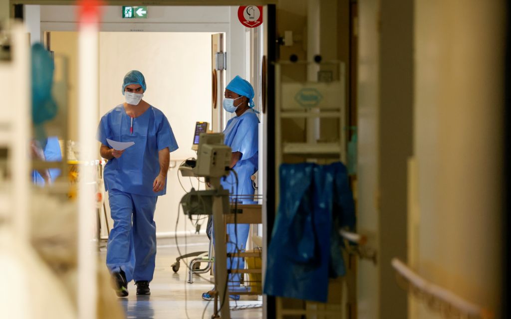 Francia registra nuevo récord diario de casos de coronavirus con cerca de 60 mil contagios