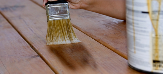 Maneras fáciles de quitar las manchas de madera