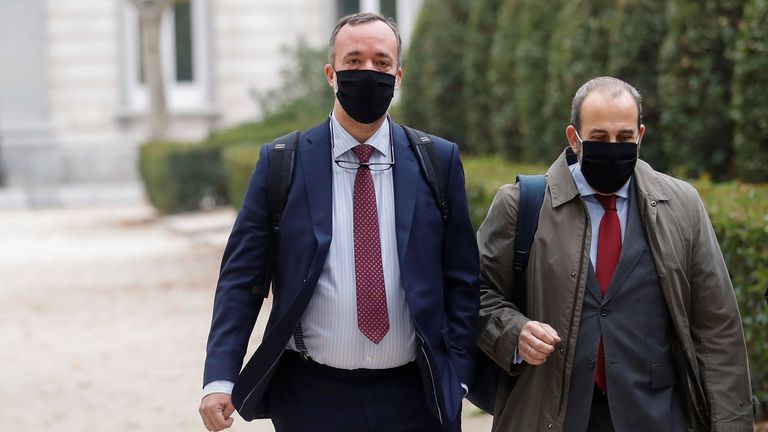 Francisco Martínez (izquierda) junto a su abogado a su llegada a la Audiencia Nacional el pasado 29 de octubre.