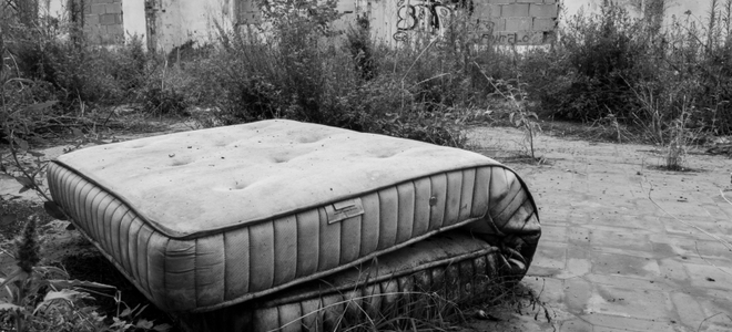 Reparación y prevención de colchones caídos