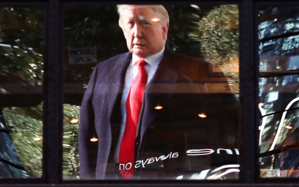 Televisoras de EU interrumpen mensaje de Trump por sus afirmaciones falsas