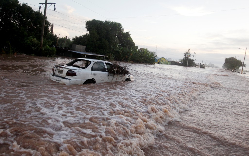 ‘Gran calamidad’ en Honduras: Iota dejó la capital económica como una isla