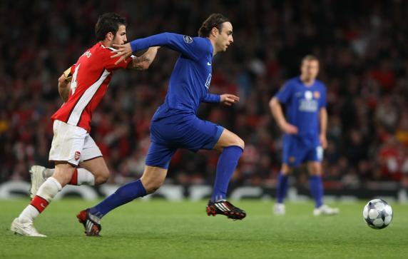 Berbatov, perseguido por Arteta en el Arsenal-Manchester United de las semifinales de la Champions League 2008/09