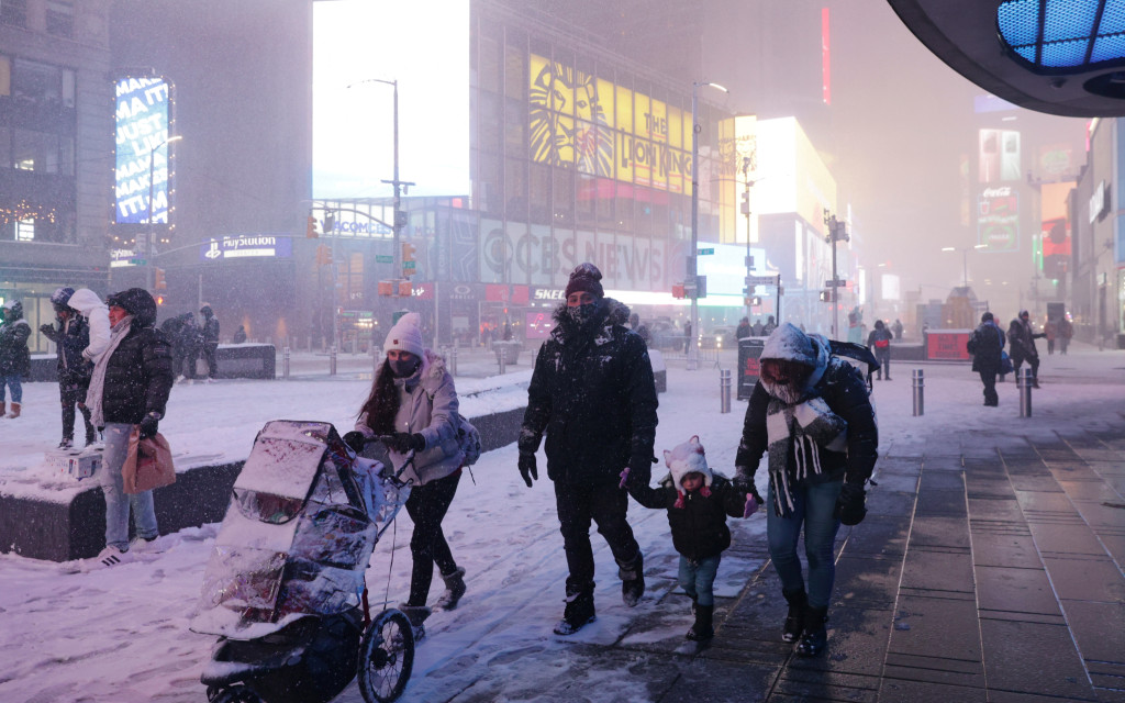 Con el tiempo ajustado, Congreso de EU discute detalles de ayuda económica por Covid