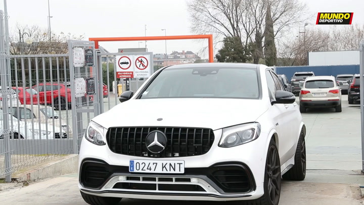 Salida de los jugadores del Cerro del Espino tras el entrenamiento matinal del Atlético