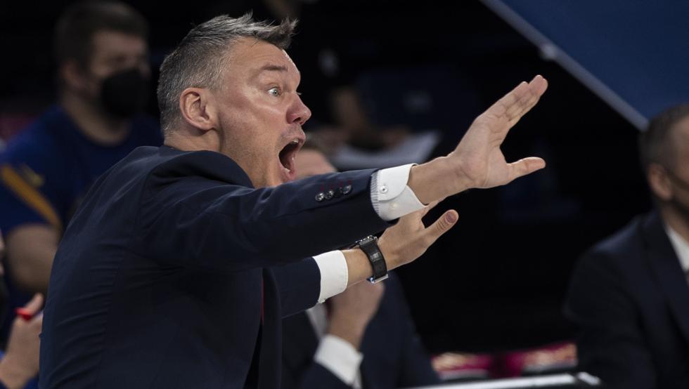 Sarunas Jasikevicius reacciona durante el partido del Barça en pista del Anadolu Efes.