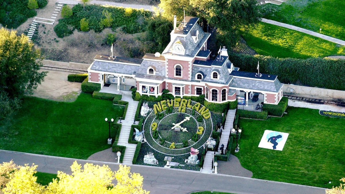 Multimillonario compra por $22 millones la mansión de Michael Jackson que llegó a cotizarse en $100 millones