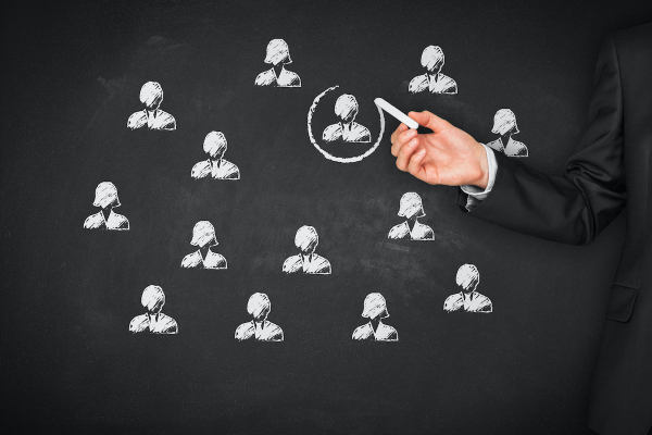 Aumente el ROI con datos de intención y campañas de marketing multicanal personalizadas