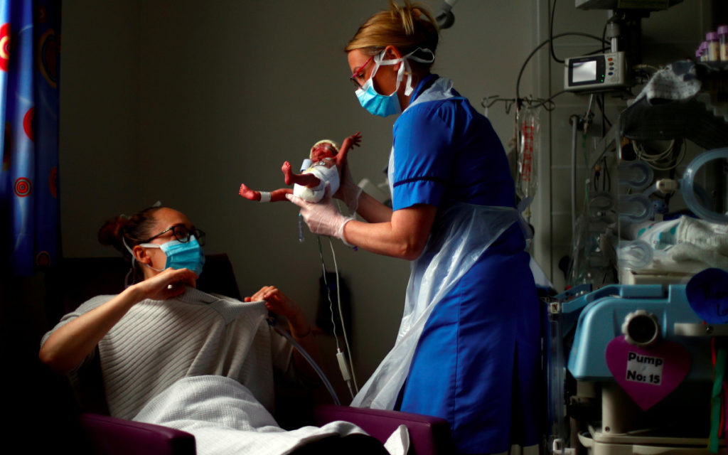 Bebés nacidos de madres con Covid tienen anticuerpos: estudio de Singapur