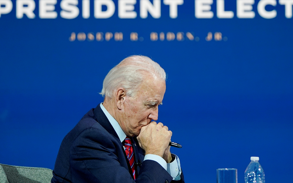 Biden da negativo por coronavirus, después de que uno de sus asesores se contagiara