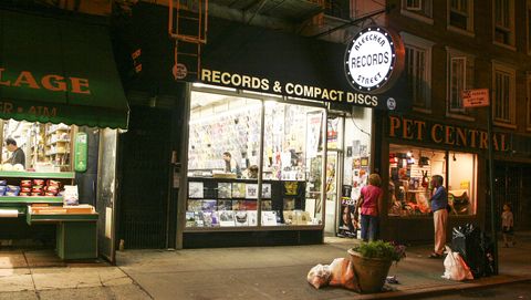 PMX050117_038 tienda de discos