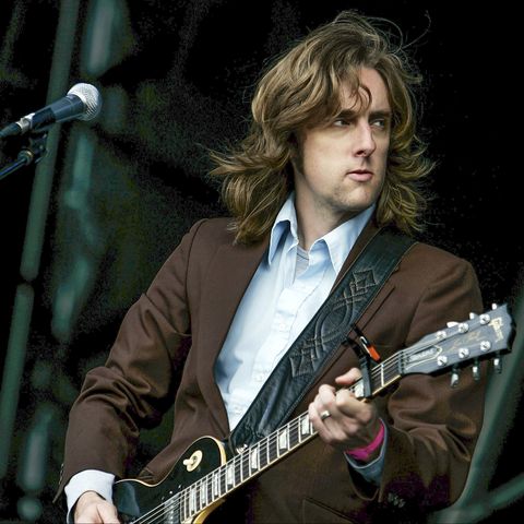 PMX050117_036_036 paddock wood, reino unido 06 de julio carl broemel de la banda de rock estadounidense my morning jacket actúa en vivo en el escenario durante el festival hop farm en hop farm el 6 de julio de 2008 en paddock wood, kent, inglaterra el festival de un día cuenta con una vuelta a lo básico experiencia de festival, con el evento totalmente sin marca, sin patrocinio y sin áreas vip foto de simone joynergetty images