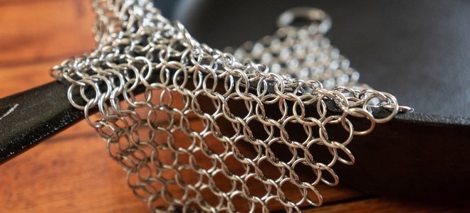 hierro fundido con hoja de metal de limpieza